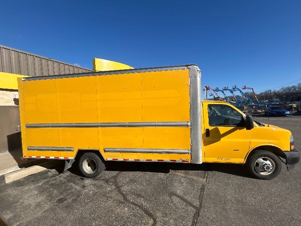 Light Duty Box Truck-Light and Medium Duty Trucks-GMC-2019-Savana G33903-Chicopee-MA-87,818\n\t\tmiles-$ 23,750 - Image 13
