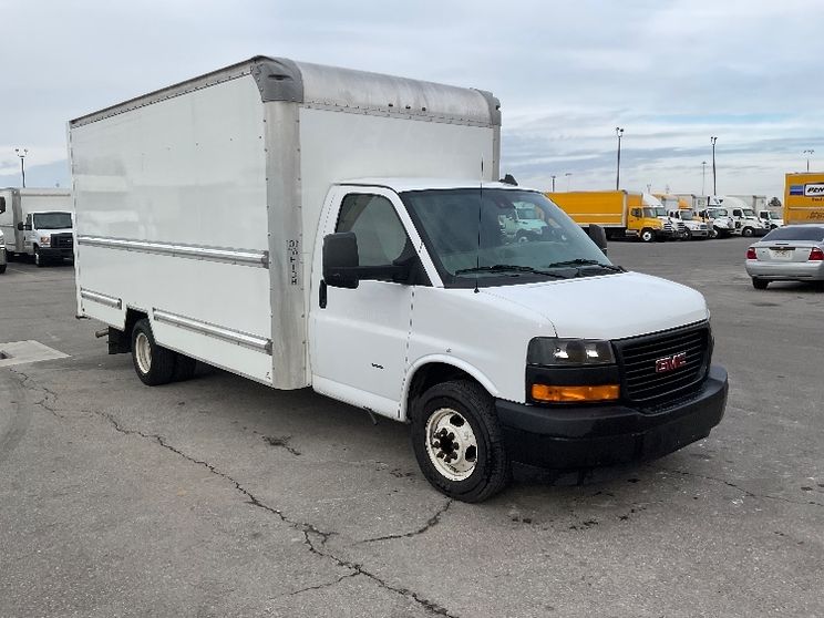 2015 gmc box truck