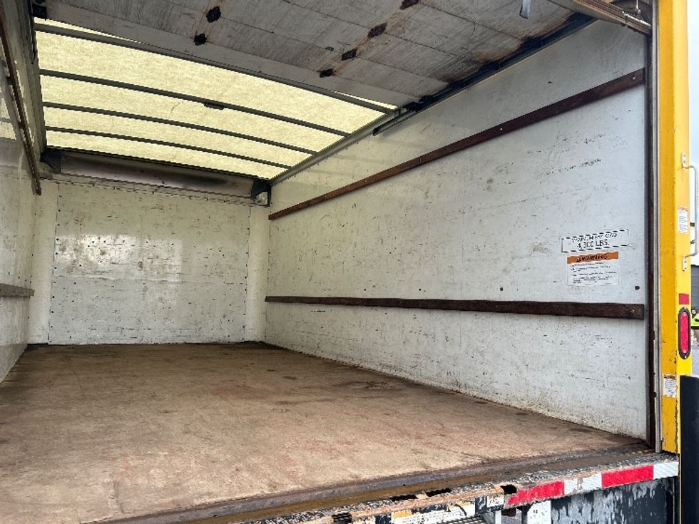 Light Duty Box Truck-Light and Medium Duty Trucks-GMC-2019-Savana G33903-Dartmouth-NS-176,178\n\t\tkm-$ 29,750 - Image 12