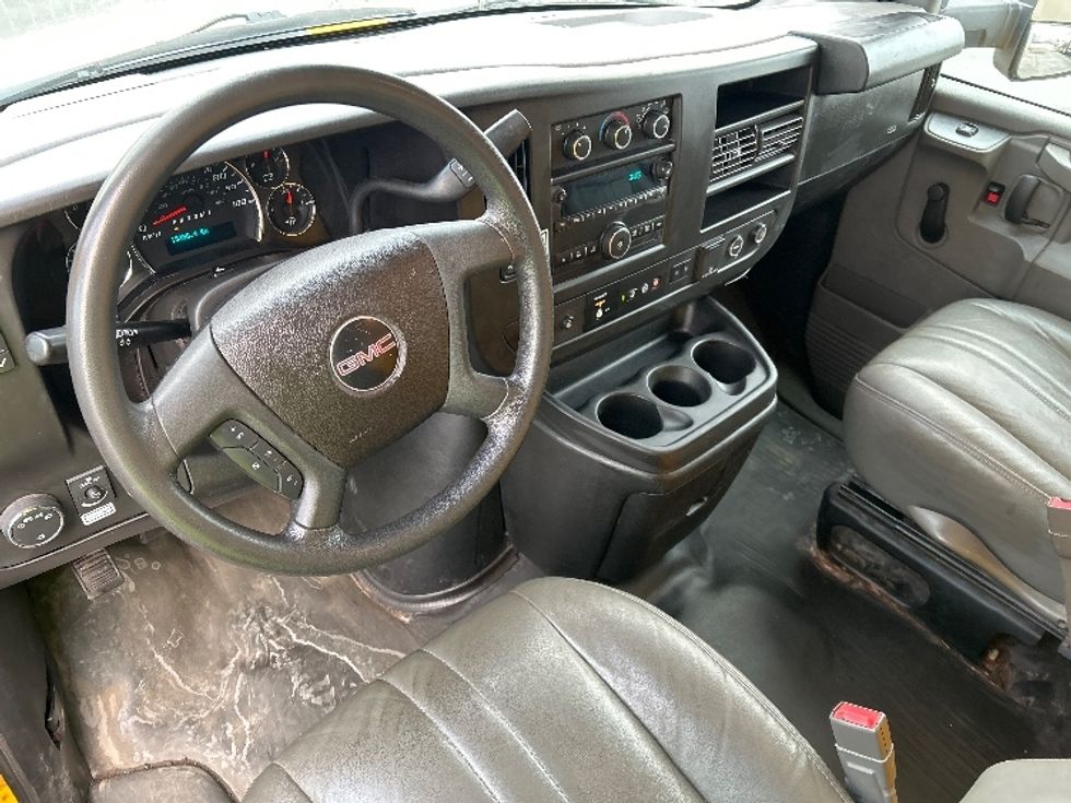 Light Duty Box Truck-Light and Medium Duty Trucks-GMC-2019-Savana G33903-Dartmouth-NS-176,178\n\t\tkm-$ 29,750 - Image 17