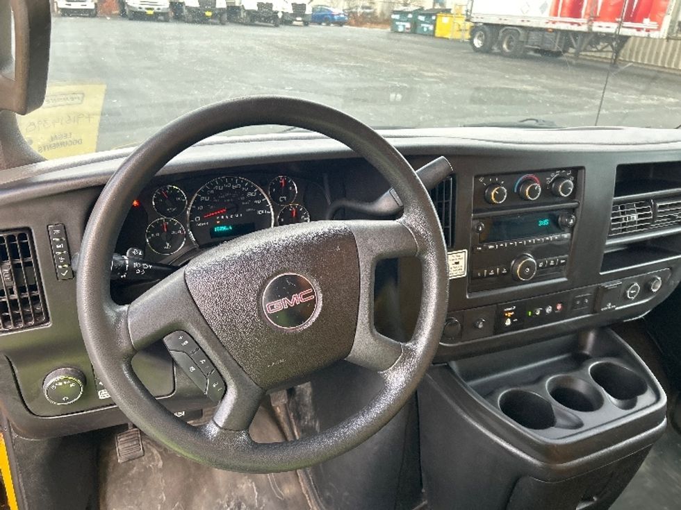 Light Duty Box Truck-Light and Medium Duty Trucks-GMC-2019-Savana G33903-Dartmouth-NS-176,178\n\t\tkm-$ 29,750 - Image 18