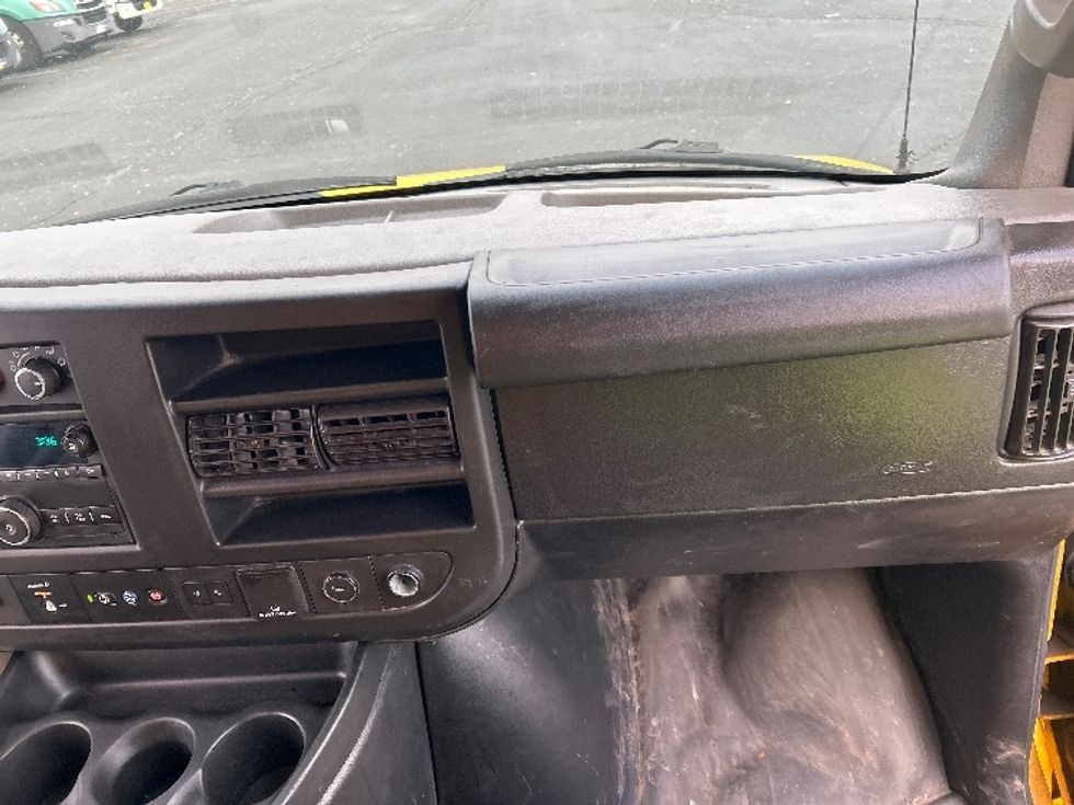 Light Duty Box Truck-Light and Medium Duty Trucks-GMC-2019-Savana G33903-Dartmouth-NS-176,178\n\t\tkm-$ 29,750 - Image 21