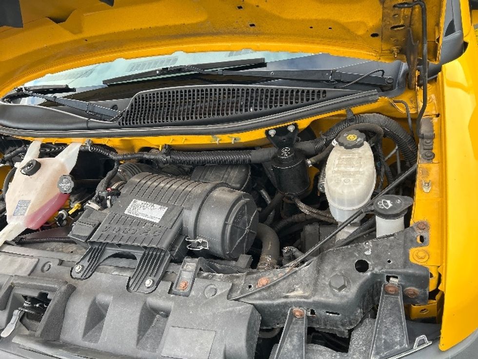 Light Duty Box Truck-Light and Medium Duty Trucks-GMC-2019-Savana G33903-Dartmouth-NS-176,178\n\t\tkm-$ 29,750 - Image 24