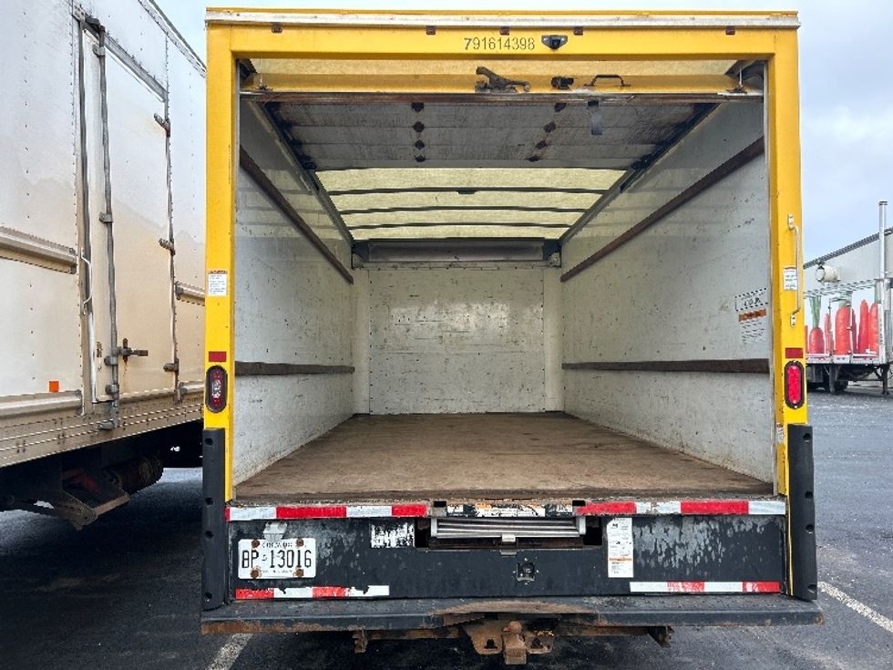 Light Duty Box Truck-Light and Medium Duty Trucks-GMC-2019-Savana G33903-Dartmouth-NS-176,178\n\t\tkm-$ 29,750 - Image 8