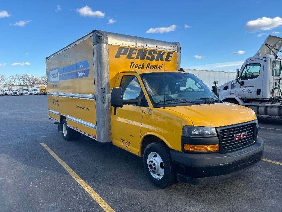 Light Duty Box Truck-Light and Medium Duty Trucks-GMC-2019-Savana G33903-East Chicago-IN-79,806\n\t\tmiles-$ 27,250 - Image 1
