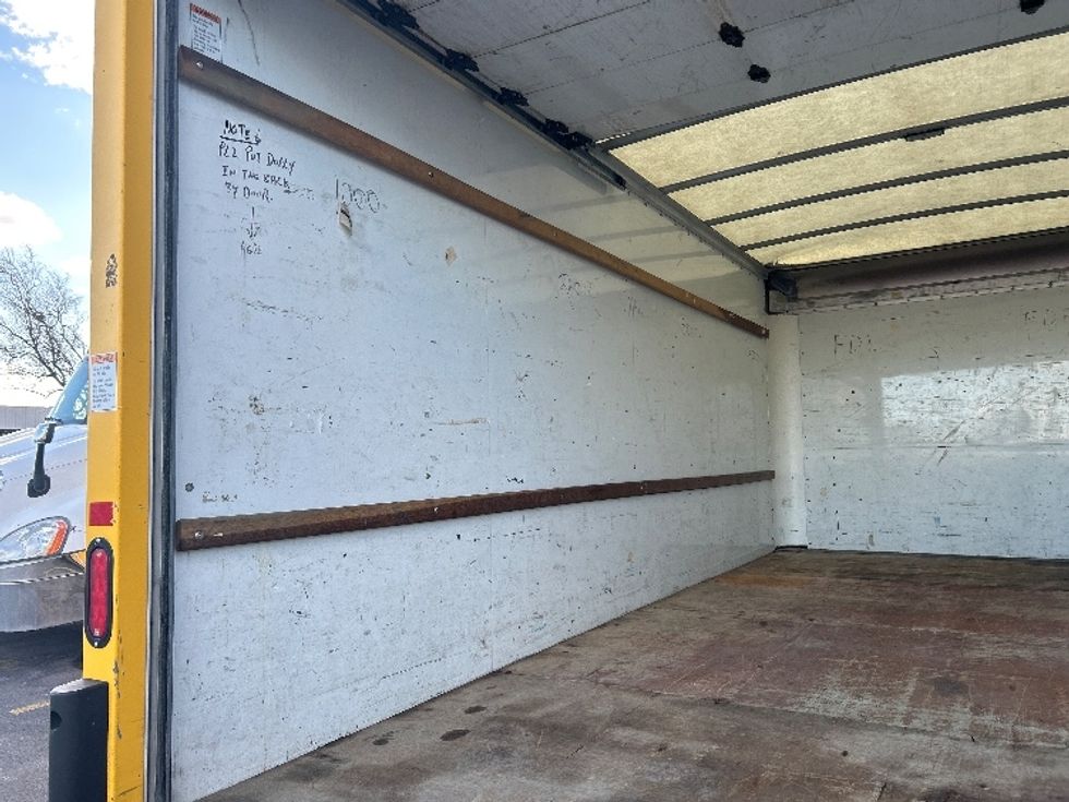 Light Duty Box Truck-Light and Medium Duty Trucks-GMC-2019-Savana G33903-East Chicago-IN-79,806\n\t\tmiles-$ 27,250 - Image 11