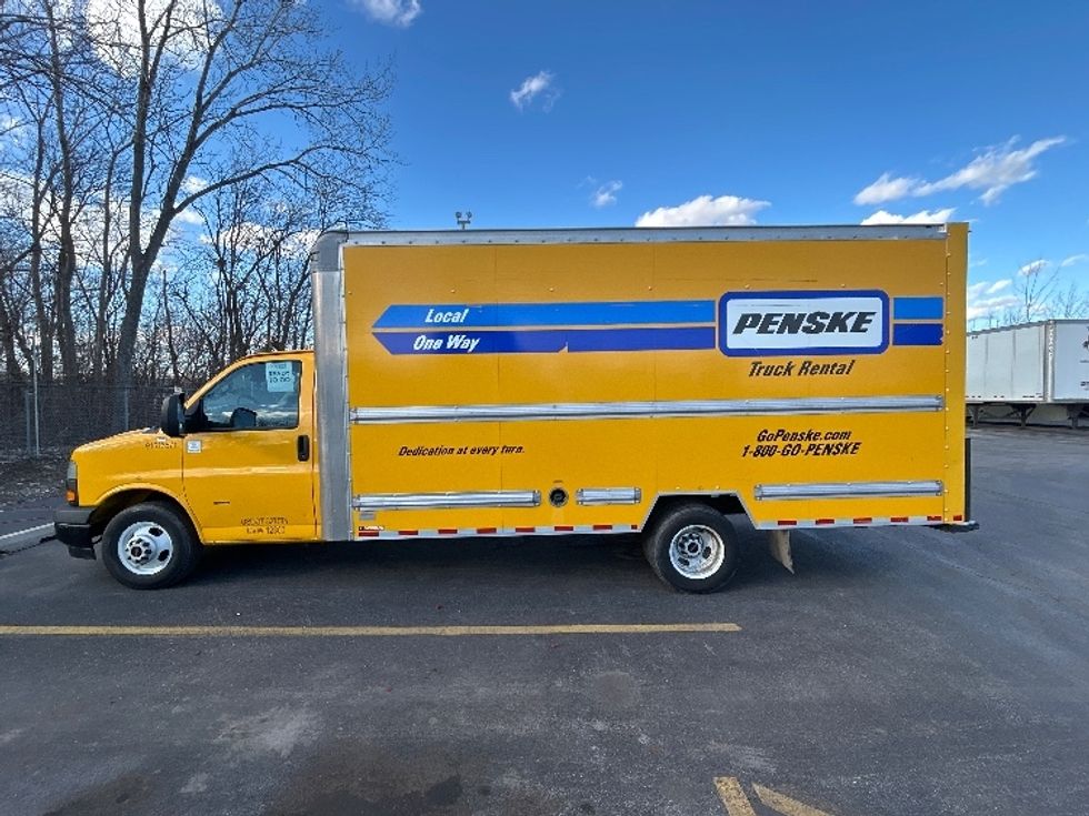 Light Duty Box Truck-Light and Medium Duty Trucks-GMC-2019-Savana G33903-East Chicago-IN-79,806\n\t\tmiles-$ 27,250 - Image 4