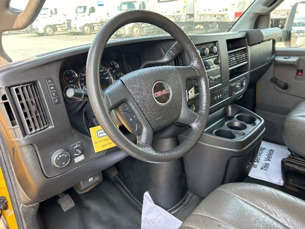 Light Duty Box Truck-Light and Medium Duty Trucks-GMC-2019-Savana G33903-East Chicago-IN-83,744\n\t\tmiles-$ 24,000 - Image 17