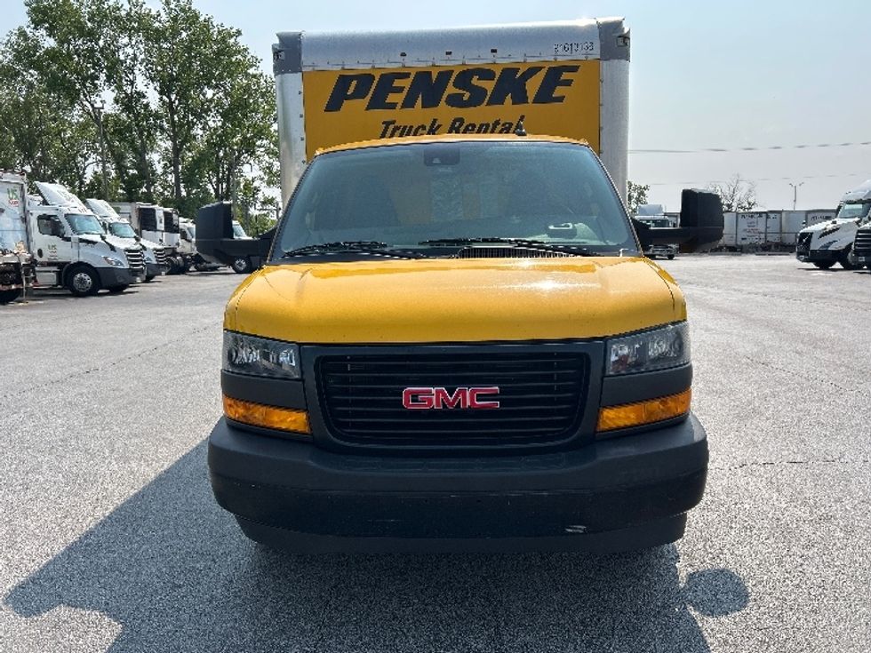 Light Duty Box Truck-Light and Medium Duty Trucks-GMC-2019-Savana G33903-East Chicago-IN-83,744\n\t\tmiles-$ 24,000 - Image 2