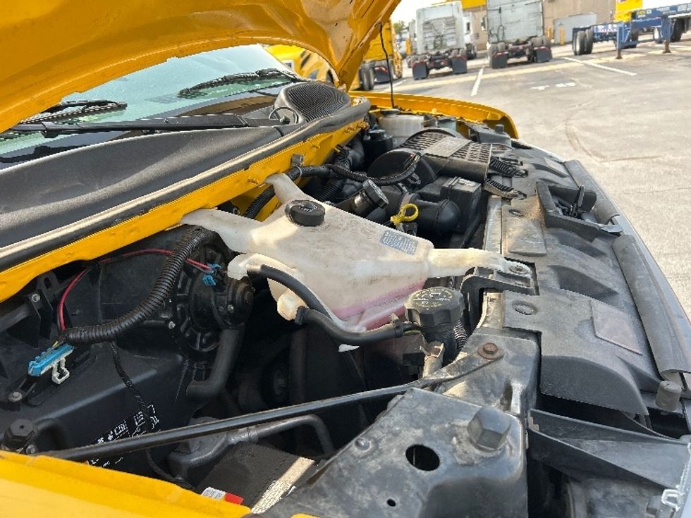 Light Duty Box Truck-Light and Medium Duty Trucks-GMC-2019-Savana G33903-East Chicago-IN-83,744\n\t\tmiles-$ 24,000 - Image 23