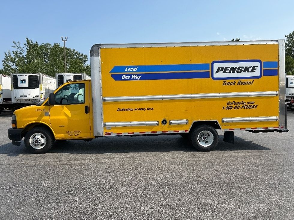 Light Duty Box Truck-Light and Medium Duty Trucks-GMC-2019-Savana G33903-East Chicago-IN-83,744\n\t\tmiles-$ 24,000 - Image 4