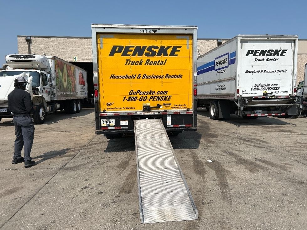 Light Duty Box Truck-Light and Medium Duty Trucks-GMC-2019-Savana G33903-East Chicago-IN-83,744\n\t\tmiles-$ 24,000 - Image 9