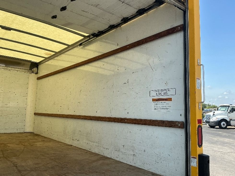 Light Duty Box Truck-Light and Medium Duty Trucks-GMC-2019-Savana G33903-East Chicago-IN-86,515\n\t\tmiles-$ 23,750 - Image 11