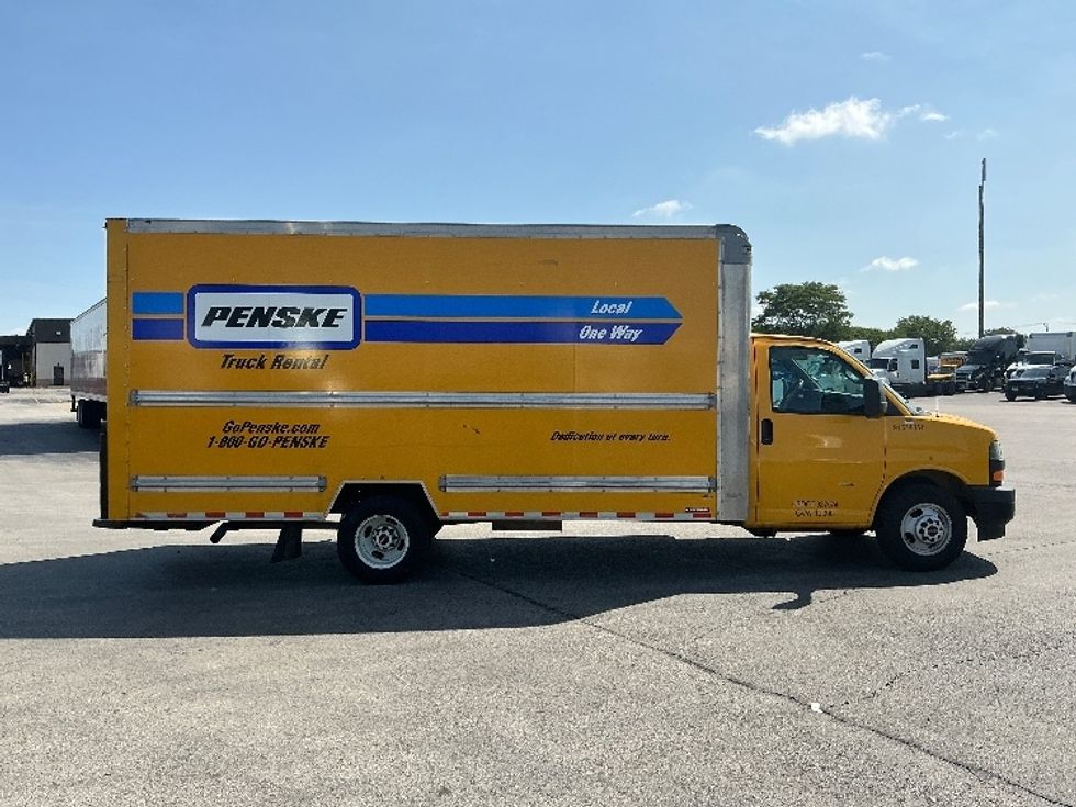 Light Duty Box Truck-Light and Medium Duty Trucks-GMC-2019-Savana G33903-East Chicago-IN-86,515\n\t\tmiles-$ 23,750 - Image 14