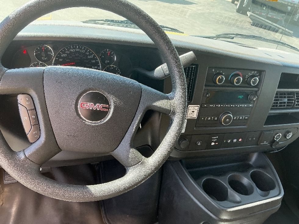 Light Duty Box Truck-Light and Medium Duty Trucks-GMC-2019-Savana G33903-East Chicago-IN-86,515\n\t\tmiles-$ 23,750 - Image 16