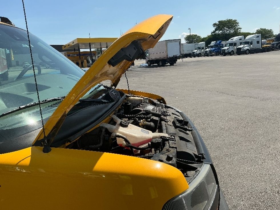 Light Duty Box Truck-Light and Medium Duty Trucks-GMC-2019-Savana G33903-East Chicago-IN-86,515\n\t\tmiles-$ 23,750 - Image 22