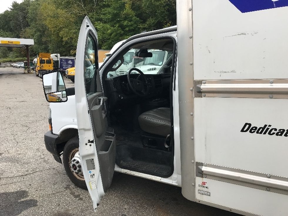Light Duty Box Truck-Light and Medium Duty Trucks-GMC-2019-Savana G33903-Fitchburg-MA-94,123\n\t\tmiles-$ 25,750 - Image 14