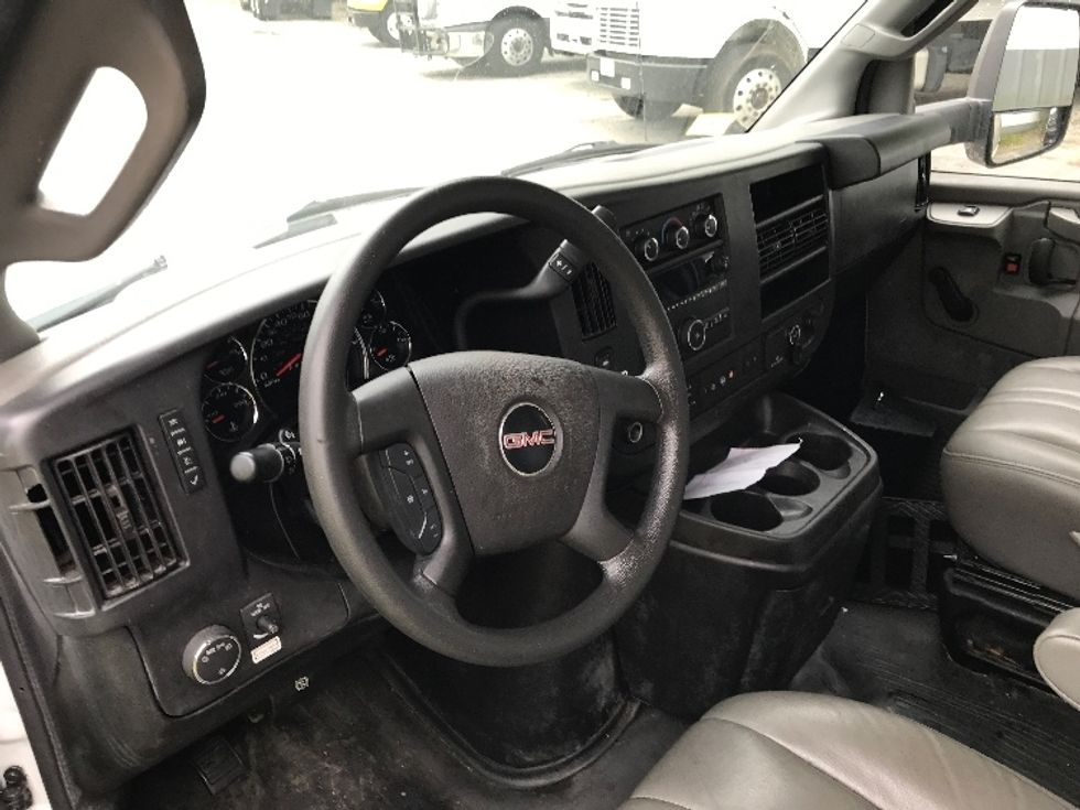 Light Duty Box Truck-Light and Medium Duty Trucks-GMC-2019-Savana G33903-Fitchburg-MA-94,123\n\t\tmiles-$ 25,750 - Image 15
