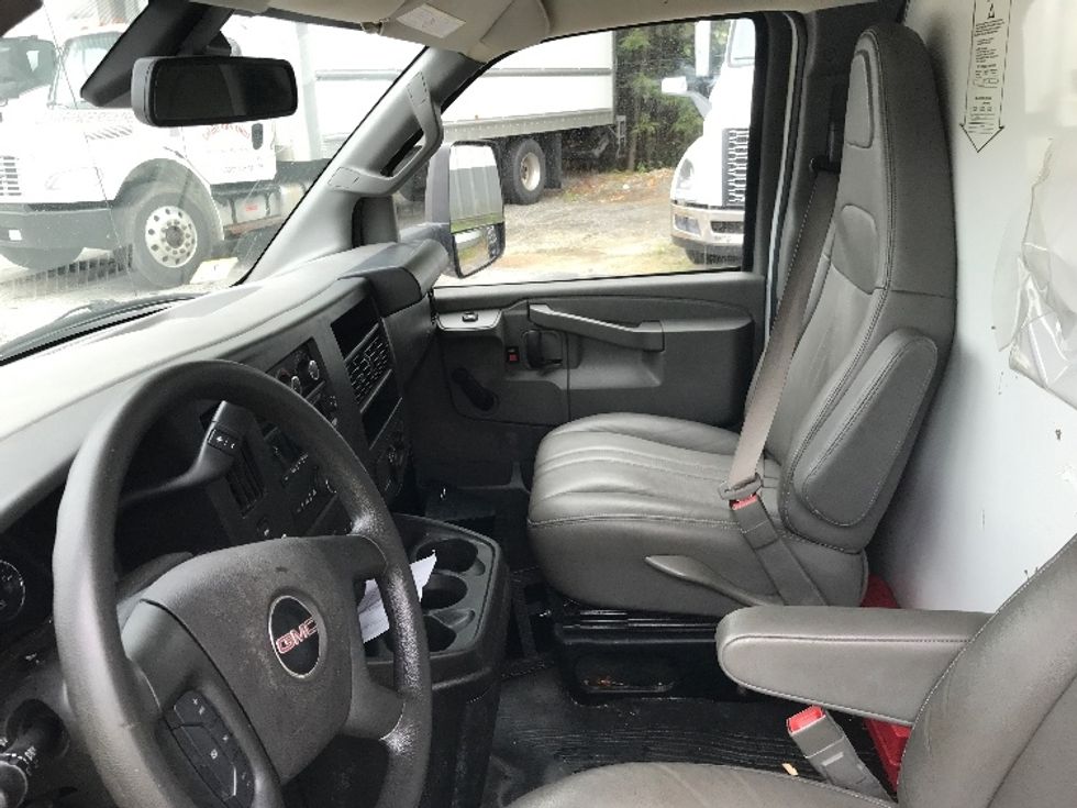 Light Duty Box Truck-Light and Medium Duty Trucks-GMC-2019-Savana G33903-Fitchburg-MA-94,123\n\t\tmiles-$ 25,750 - Image 18