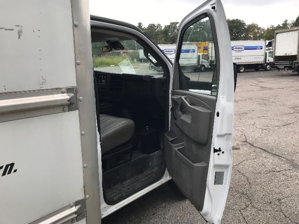 Light Duty Box Truck-Light and Medium Duty Trucks-GMC-2019-Savana G33903-Fitchburg-MA-94,123\n\t\tmiles-$ 25,750 - Image 19