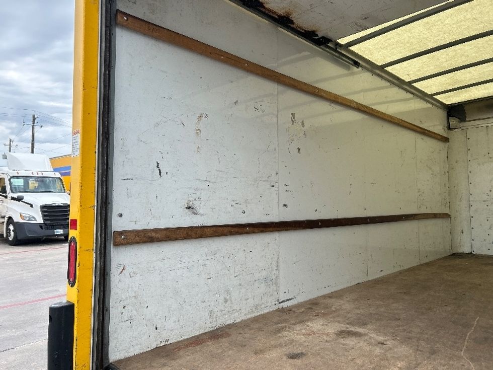 Light Duty Box Truck-Light and Medium Duty Trucks-GMC-2019-Savana G33903-Garland-TX-118,702\n\t\tmiles-$ 20,250 - Image 11