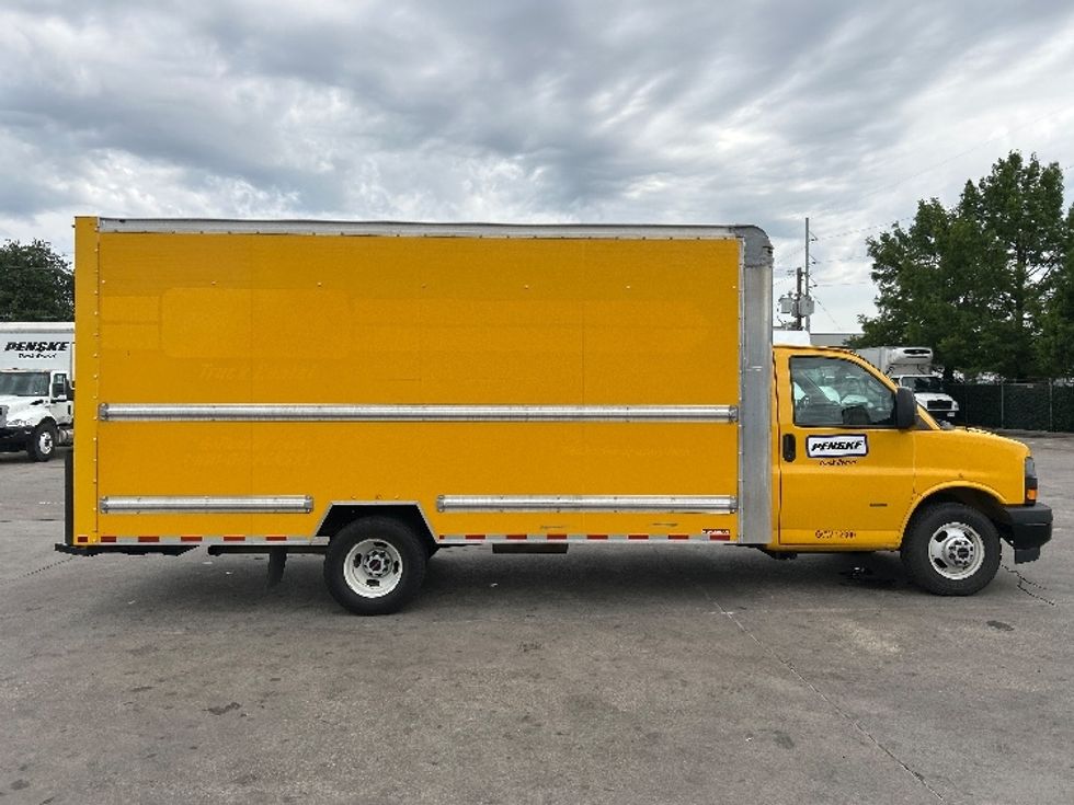 Light Duty Box Truck-Light and Medium Duty Trucks-GMC-2019-Savana G33903-Garland-TX-118,702\n\t\tmiles-$ 20,250 - Image 15