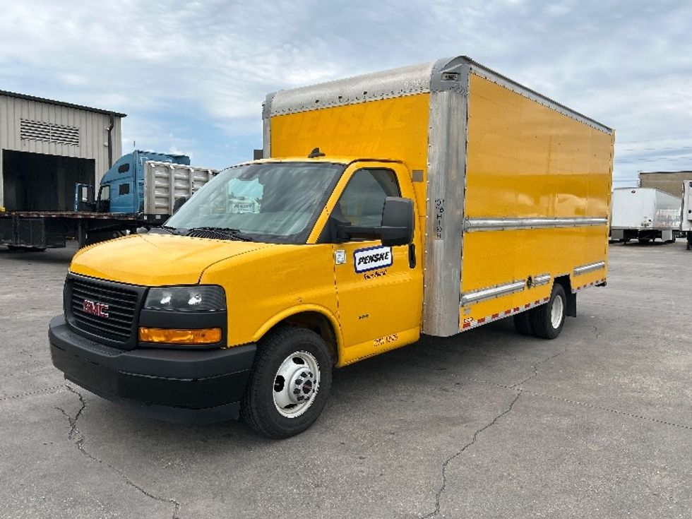 Light Duty Box Truck-Light and Medium Duty Trucks-GMC-2019-Savana G33903-Garland-TX-118,702\n\t\tmiles-$ 20,250 - Image 3