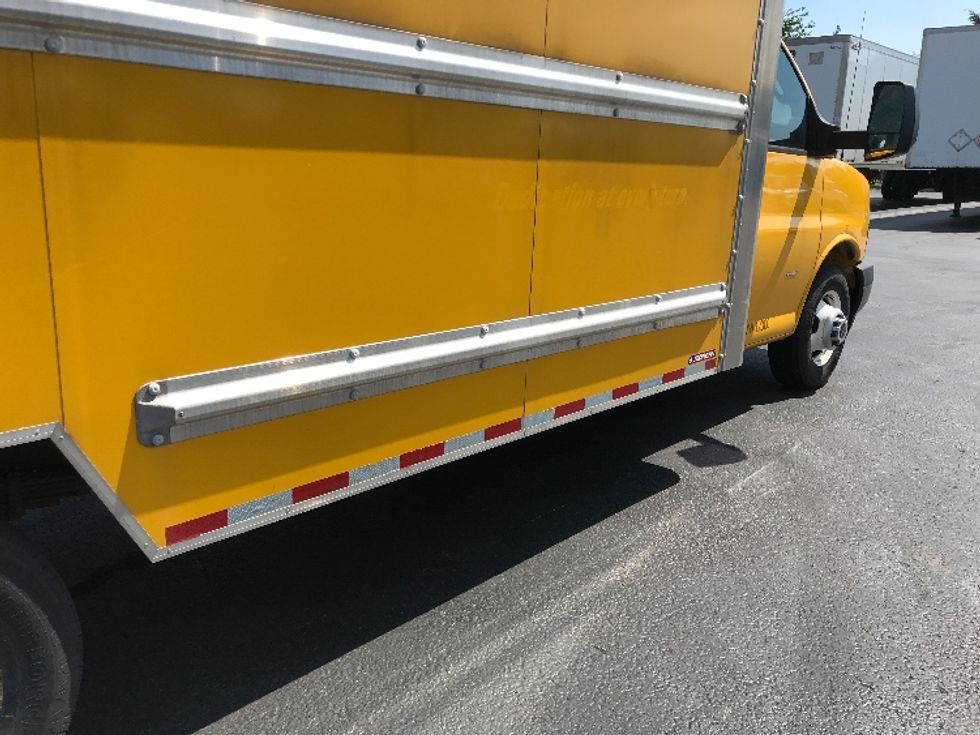 Light Duty Box Truck-Light and Medium Duty Trucks-GMC-2019-Savana G33903-Lancaster-PA-82,170\n\t\tmiles-$ 23,250 - Image 14