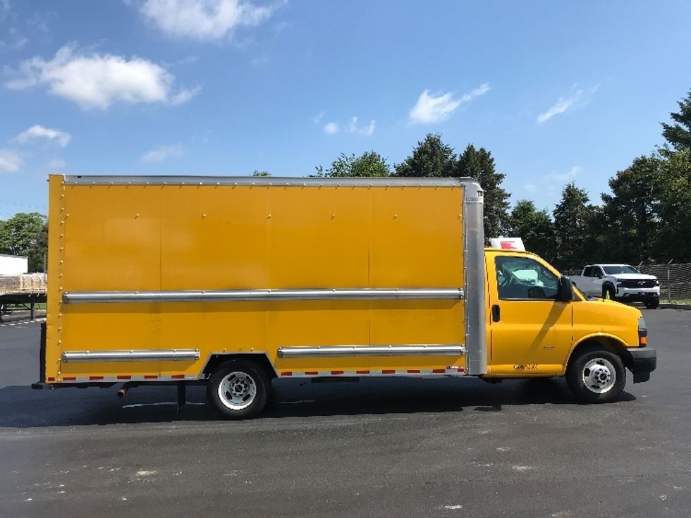 Light Duty Box Truck-Light and Medium Duty Trucks-GMC-2019-Savana G33903-Lancaster-PA-82,170\n\t\tmiles-$ 23,250 - Image 15