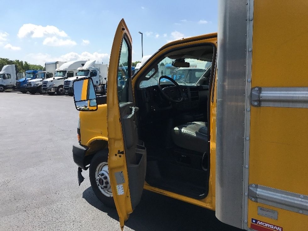Light Duty Box Truck-Light and Medium Duty Trucks-GMC-2019-Savana G33903-Lancaster-PA-82,170\n\t\tmiles-$ 23,250 - Image 16