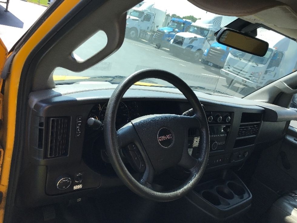 Light Duty Box Truck-Light and Medium Duty Trucks-GMC-2019-Savana G33903-Lancaster-PA-82,170\n\t\tmiles-$ 23,250 - Image 17