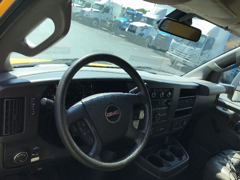 Light Duty Box Truck-Light and Medium Duty Trucks-GMC-2019-Savana G33903-Lancaster-PA-82,170\n\t\tmiles-$ 23,250 - Image 18