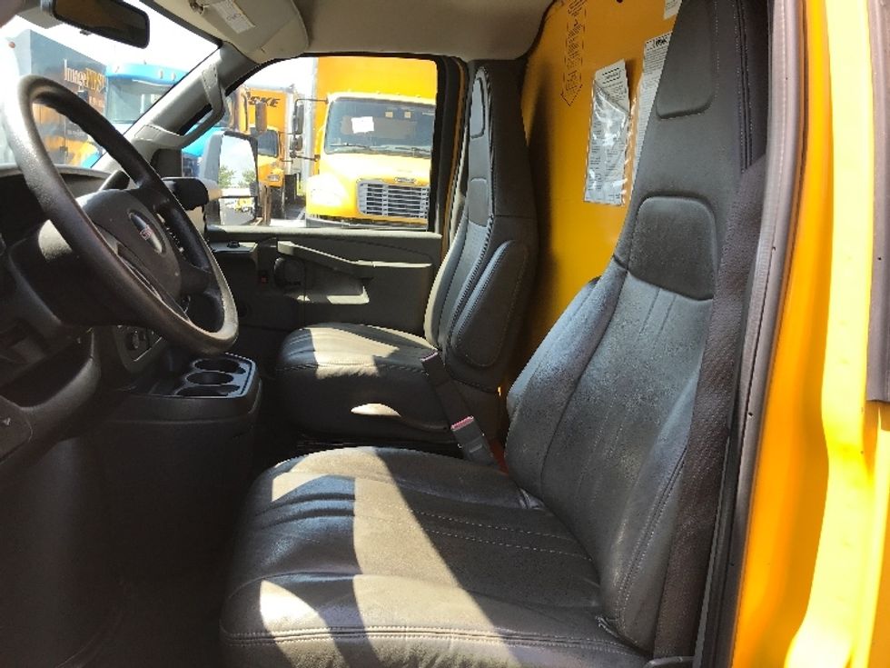 Light Duty Box Truck-Light and Medium Duty Trucks-GMC-2019-Savana G33903-Lancaster-PA-82,170\n\t\tmiles-$ 23,250 - Image 19