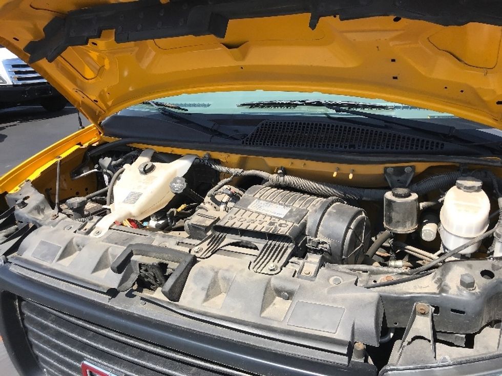 Light Duty Box Truck-Light and Medium Duty Trucks-GMC-2019-Savana G33903-Lancaster-PA-82,170\n\t\tmiles-$ 23,250 - Image 24