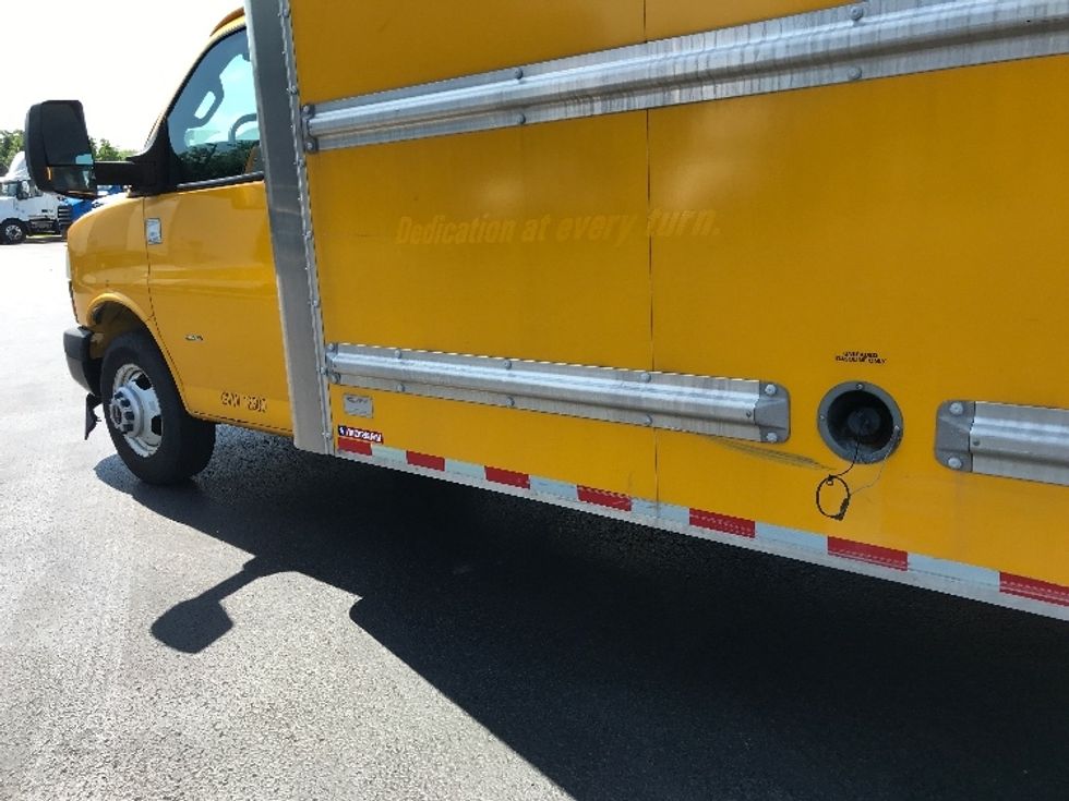 Light Duty Box Truck-Light and Medium Duty Trucks-GMC-2019-Savana G33903-Lancaster-PA-82,170\n\t\tmiles-$ 23,250 - Image 5