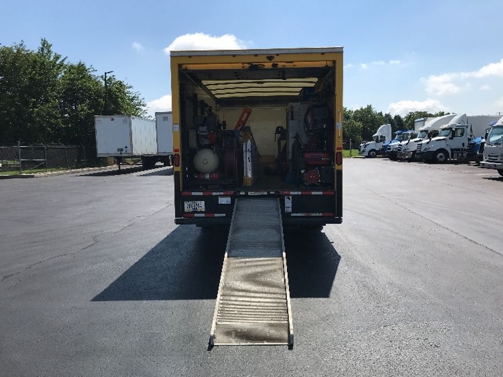 Light Duty Box Truck-Light and Medium Duty Trucks-GMC-2019-Savana G33903-Lancaster-PA-82,170\n\t\tmiles-$ 23,250 - Image 9