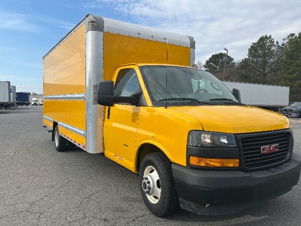 Light Duty Box Truck-Light and Medium Duty Trucks-GMC-2019-Savana G33903-Little Rock-AR-122,838\n\t\tmiles-$ 21,500 - Image 1