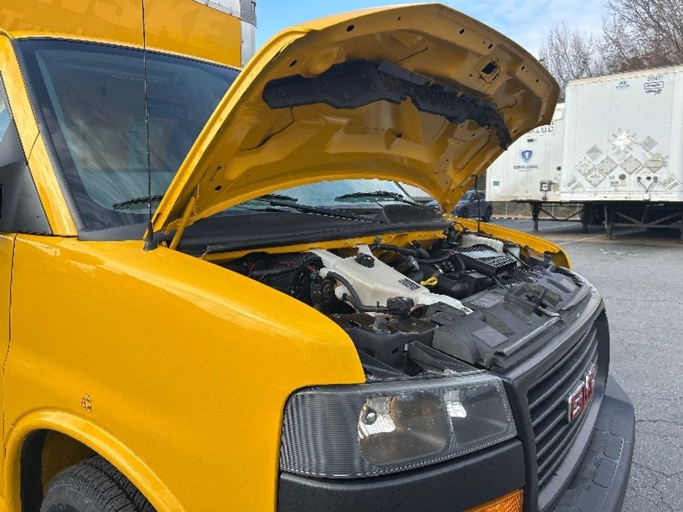 Light Duty Box Truck-Light and Medium Duty Trucks-GMC-2019-Savana G33903-Little Rock-AR-122,838\n\t\tmiles-$ 21,500 - Image 21