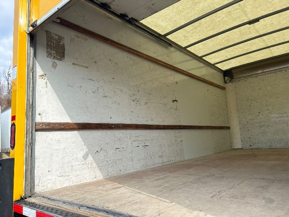 Light Duty Box Truck-Light and Medium Duty Trucks-GMC-2019-Savana G33903-Little Rock-AR-122,838\n\t\tmiles-$ 21,500 - Image 9