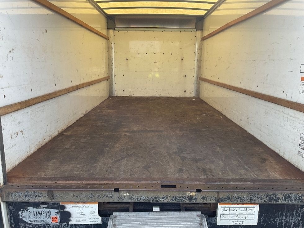 Light Duty Box Truck-Light and Medium Duty Trucks-GMC-2019-Savana G33903-Milwaukee-WI-85,846\n\t\tmiles-$ 28,250 - Image 10