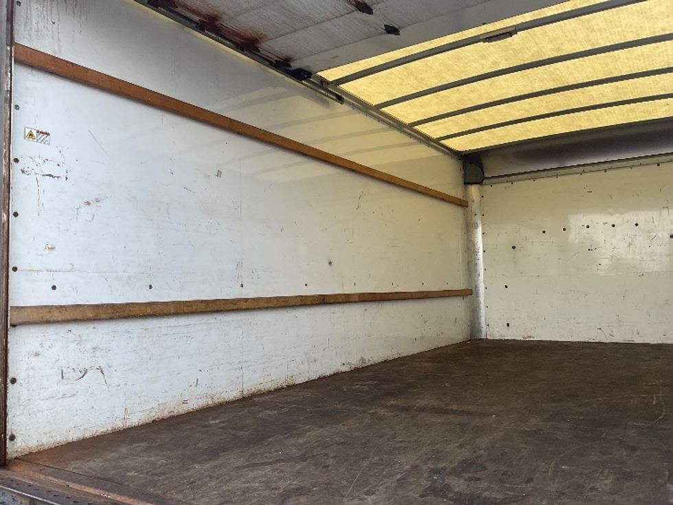Light Duty Box Truck-Light and Medium Duty Trucks-GMC-2019-Savana G33903-Milwaukee-WI-85,846\n\t\tmiles-$ 28,250 - Image 11