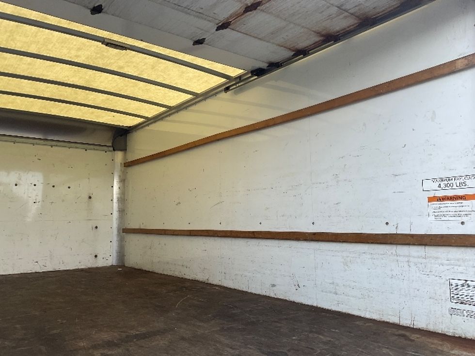 Light Duty Box Truck-Light and Medium Duty Trucks-GMC-2019-Savana G33903-Milwaukee-WI-85,846\n\t\tmiles-$ 28,250 - Image 12