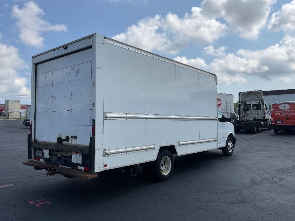 Light Duty Box Truck-Light and Medium Duty Trucks-GMC-2019-Savana G33903-Milwaukee-WI-85,846\n\t\tmiles-$ 28,250 - Image 13