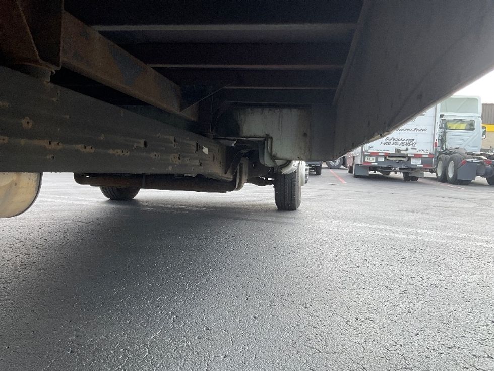 Light Duty Box Truck-Light and Medium Duty Trucks-GMC-2019-Savana G33903-Milwaukee-WI-85,846\n\t\tmiles-$ 28,250 - Image 14
