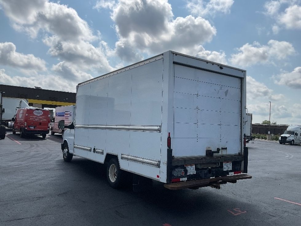 Light Duty Box Truck-Light and Medium Duty Trucks-GMC-2019-Savana G33903-Milwaukee-WI-85,846\n\t\tmiles-$ 28,250 - Image 6