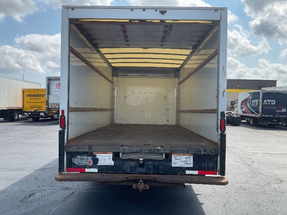 Light Duty Box Truck-Light and Medium Duty Trucks-GMC-2019-Savana G33903-Milwaukee-WI-85,846\n\t\tmiles-$ 28,250 - Image 8