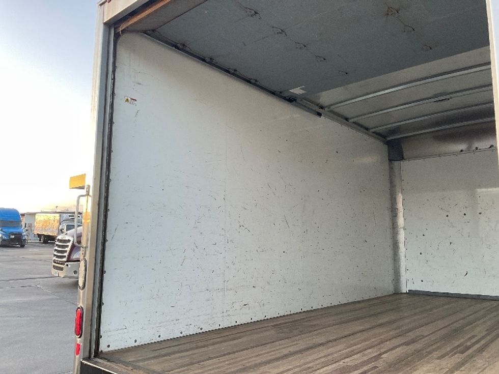 Light Duty Box Truck-Light and Medium Duty Trucks-GMC-2019-Savana G33903-Milwaukee-WI-89,892\n\t\tmiles-$ 26,000 - Image 10