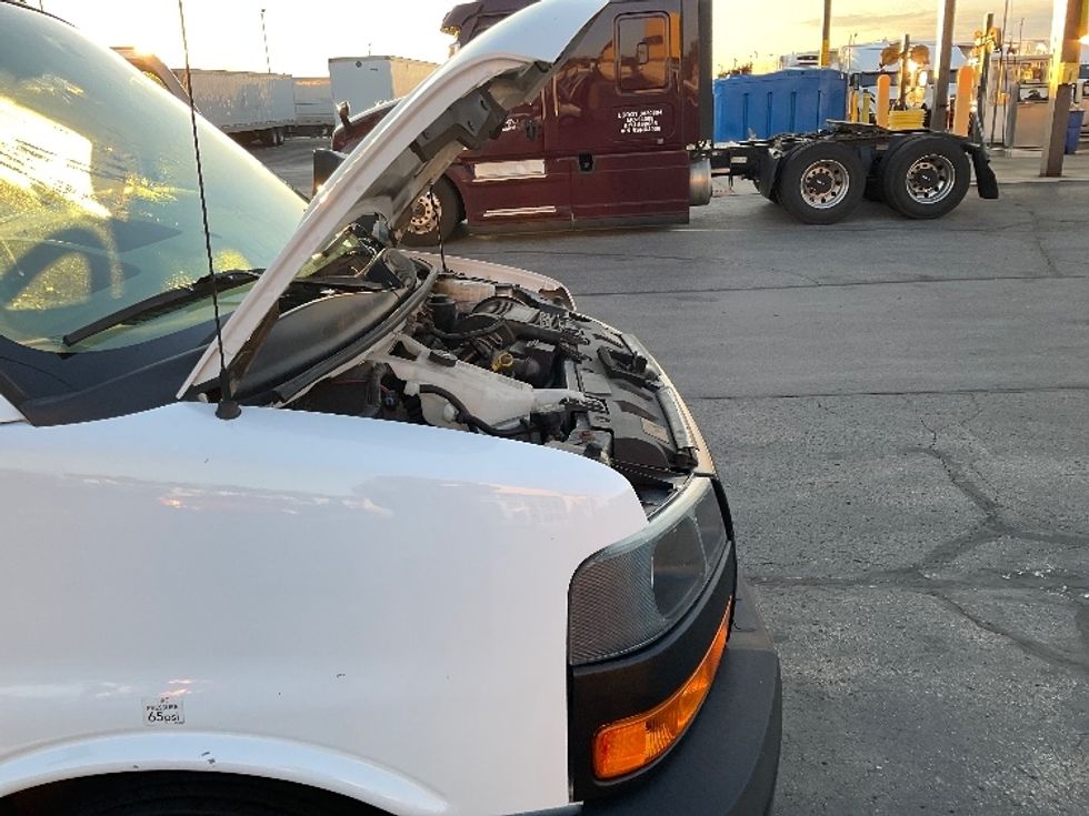Light Duty Box Truck-Light and Medium Duty Trucks-GMC-2019-Savana G33903-Milwaukee-WI-89,892\n\t\tmiles-$ 26,000 - Image 22