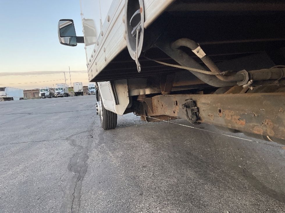 Light Duty Box Truck-Light and Medium Duty Trucks-GMC-2019-Savana G33903-Milwaukee-WI-89,892\n\t\tmiles-$ 26,000 - Image 5