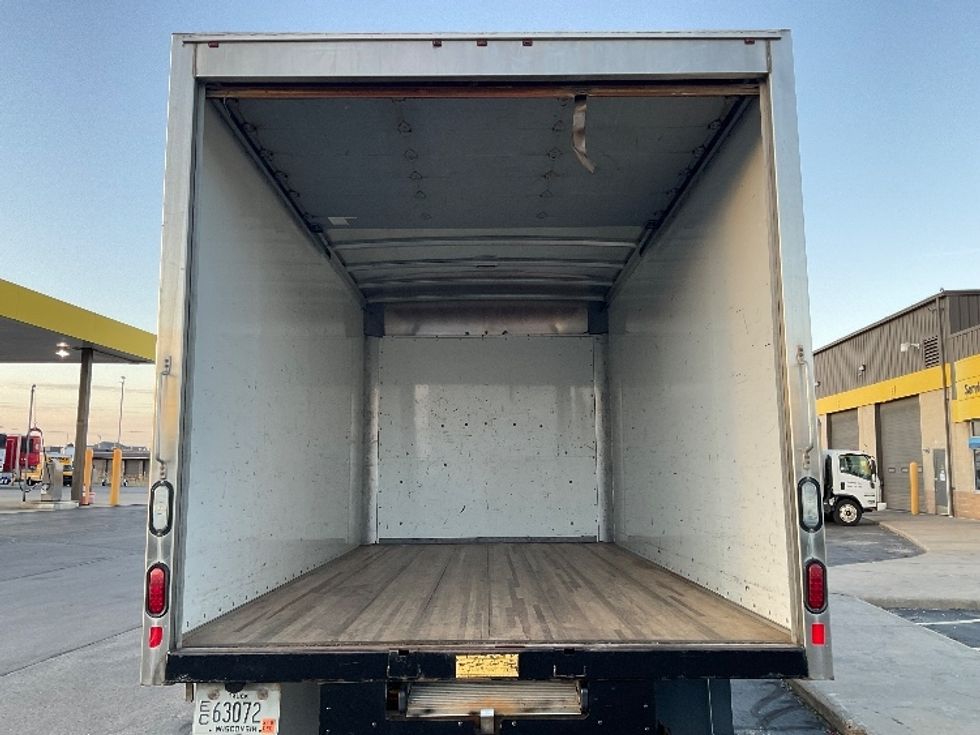 Light Duty Box Truck-Light and Medium Duty Trucks-GMC-2019-Savana G33903-Milwaukee-WI-89,892\n\t\tmiles-$ 26,000 - Image 8